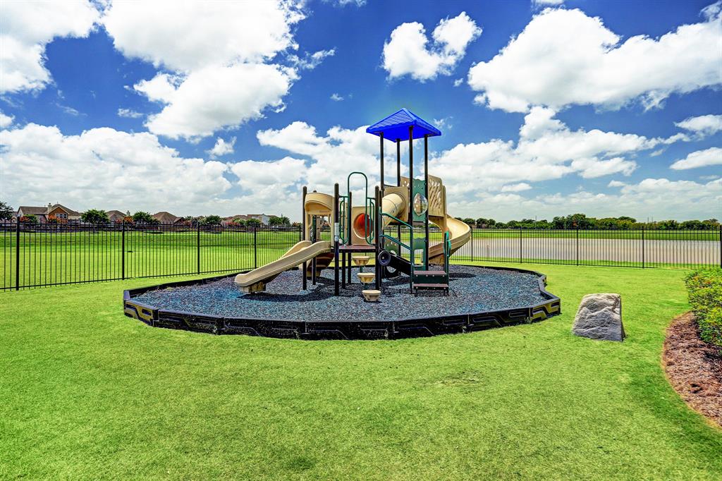 5914 2 Prince Place Drive, Rosenberg, Texas 77471, 4 Bedrooms Bedrooms, 11 Rooms Rooms,2 BathroomsBathrooms,Single-family,For Sale,Prince Place,84438930