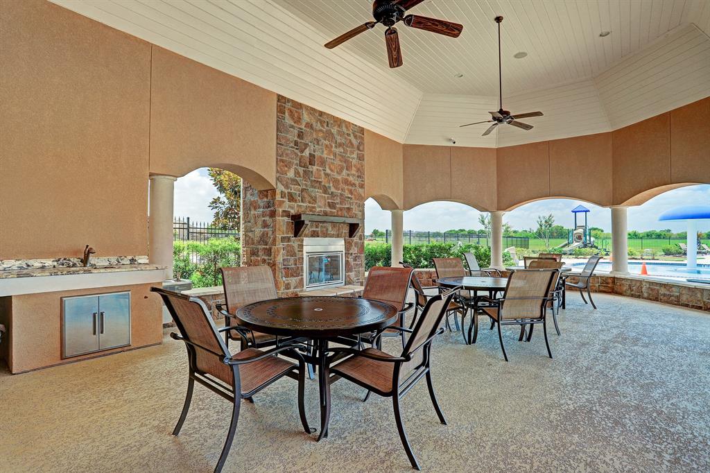 5914 2 Prince Place Drive, Rosenberg, Texas 77471, 4 Bedrooms Bedrooms, 11 Rooms Rooms,2 BathroomsBathrooms,Single-family,For Sale,Prince Place,84438930