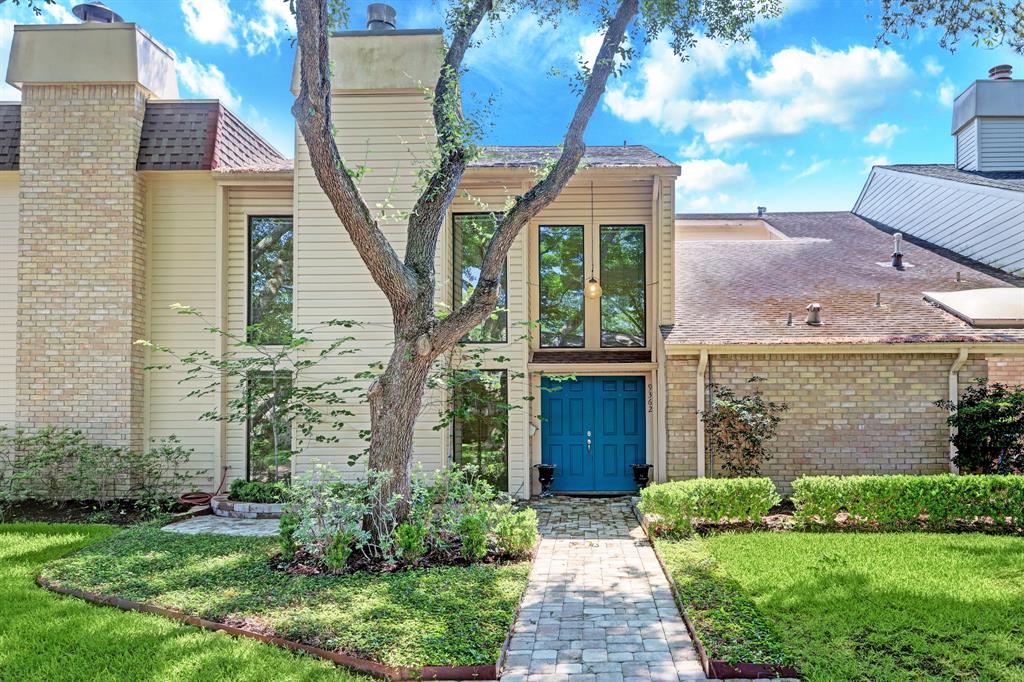 9362 Briar Forest DR, Houston, TX 77063