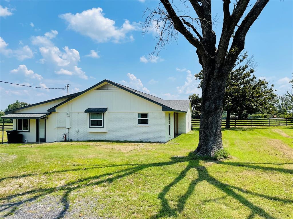 5610 County Road 260, Oakwood, TX 75855