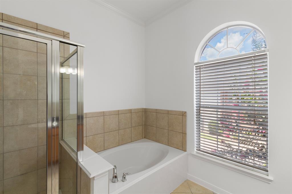 6222 2 Skyline Drive, Houston, Texas 77057, 3 Bedrooms Bedrooms, 7 Rooms Rooms,2 BathroomsBathrooms,Townhouse/condo,For Sale,Skyline,63813781