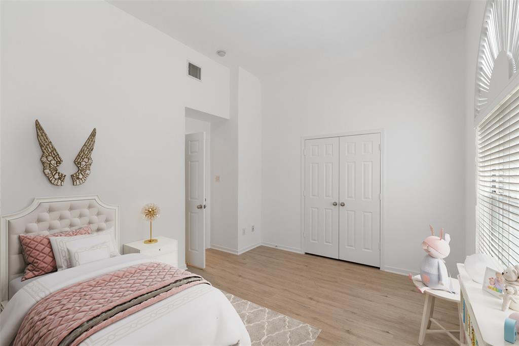 6222 2 Skyline Drive, Houston, Texas 77057, 3 Bedrooms Bedrooms, 7 Rooms Rooms,2 BathroomsBathrooms,Townhouse/condo,For Sale,Skyline,63813781