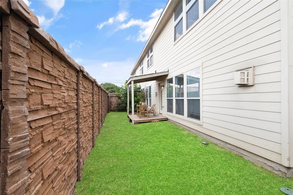 6222 2 Skyline Drive, Houston, Texas 77057, 3 Bedrooms Bedrooms, 7 Rooms Rooms,2 BathroomsBathrooms,Townhouse/condo,For Sale,Skyline,63813781