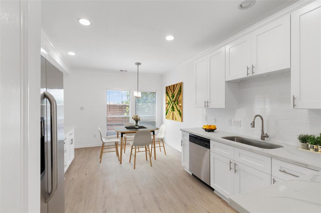 6222 2 Skyline Drive, Houston, Texas 77057, 3 Bedrooms Bedrooms, 7 Rooms Rooms,2 BathroomsBathrooms,Townhouse/condo,For Sale,Skyline,63813781
