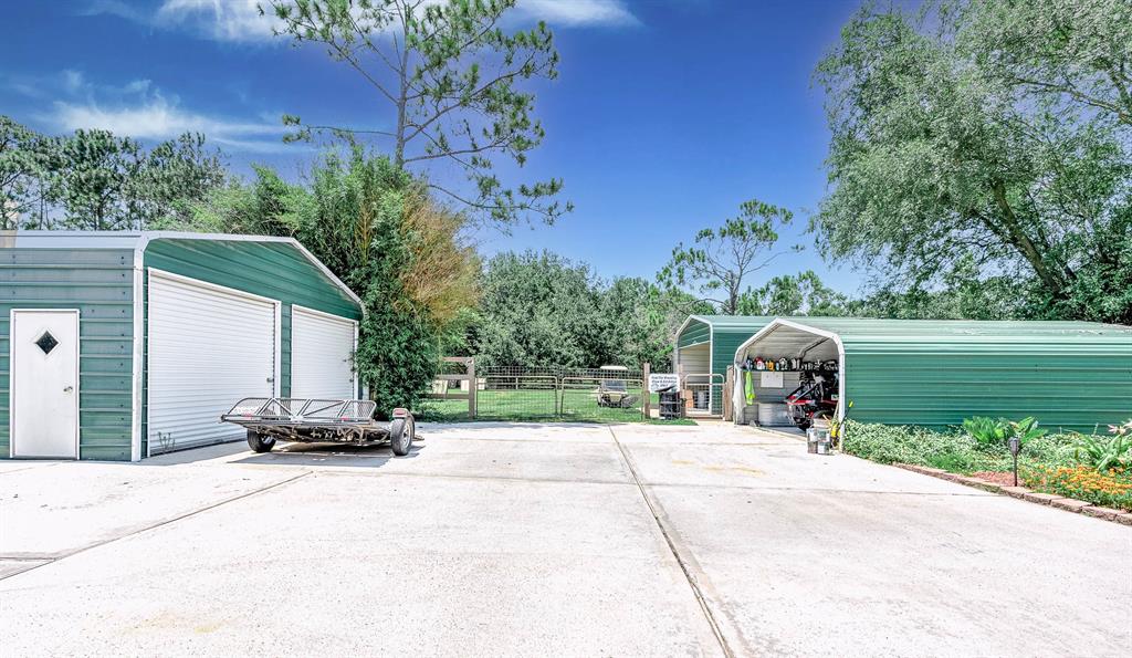 2980 2 County Road 180, Alvin, Texas 77511, 5 Bedrooms Bedrooms, 14 Rooms Rooms,3 BathroomsBathrooms,Single-family,For Sale,County Road 180,95128698