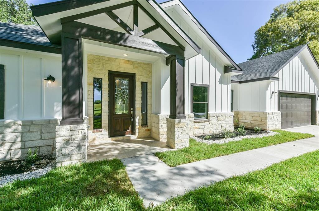 423 1 Amherst Drive, West Columbia, Texas 77486, 4 Bedrooms Bedrooms, 11 Rooms Rooms,2 BathroomsBathrooms,Single-family,For Sale,Amherst,80230540