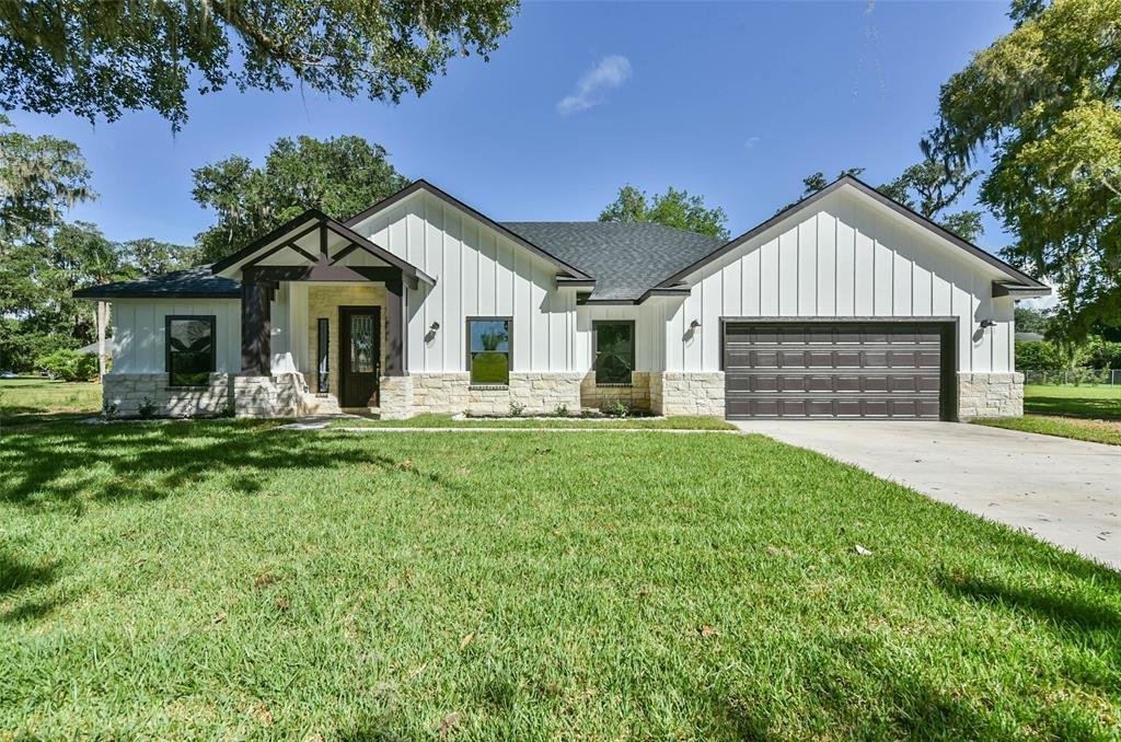 423 1 Amherst Drive, West Columbia, Texas 77486, 4 Bedrooms Bedrooms, 11 Rooms Rooms,2 BathroomsBathrooms,Single-family,For Sale,Amherst,80230540