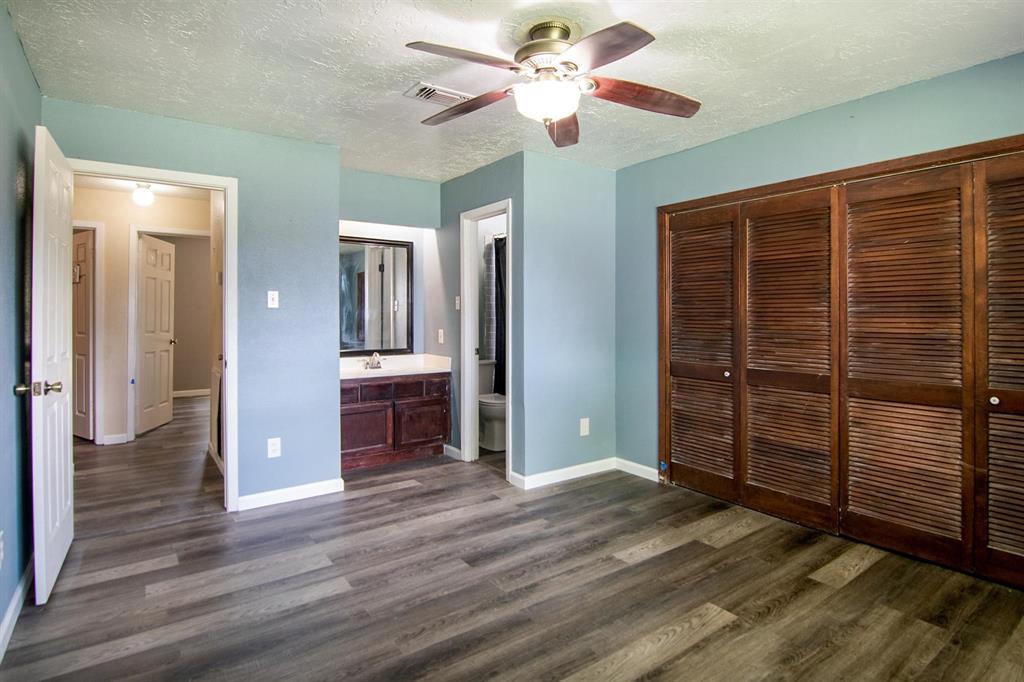 2726 Virginia Colony Drive, ster, TX 77598