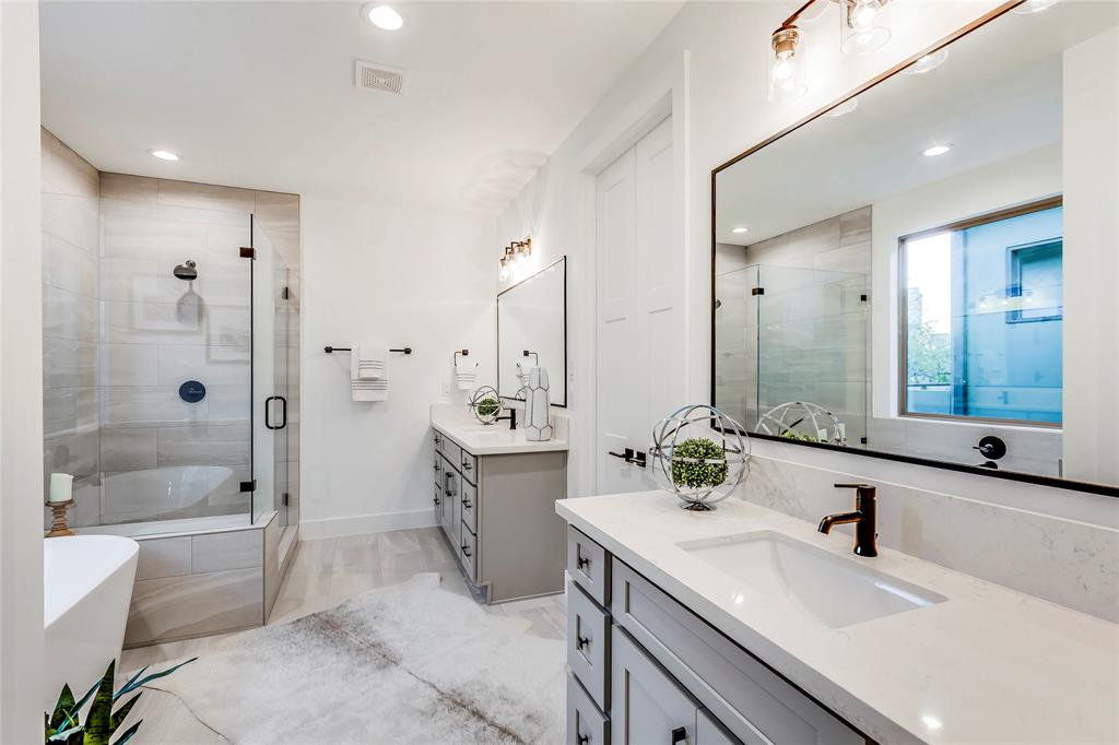 1332 2 BELL Street, Houston, Texas 77019, 3 Bedrooms Bedrooms, 11 Rooms Rooms,2 BathroomsBathrooms,Single-family,For Sale,BELL,68872809