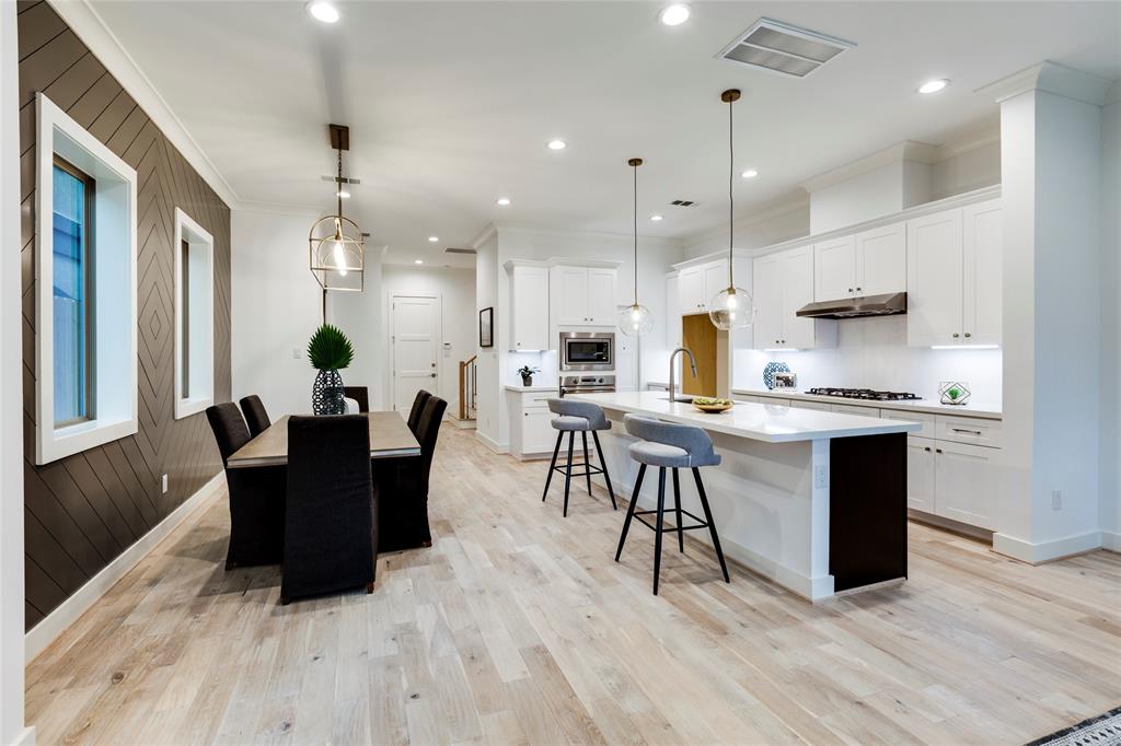 1330 3 BELL Street, Houston, Texas 77019, 4 Bedrooms Bedrooms, 14 Rooms Rooms,3 BathroomsBathrooms,Single-family,For Sale,BELL,80437370