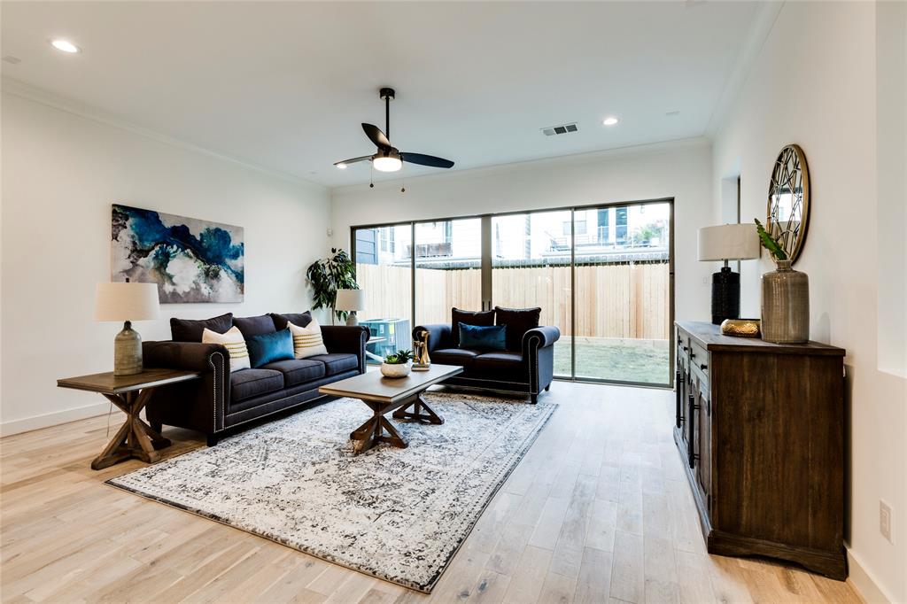 1330 3 BELL Street, Houston, Texas 77019, 4 Bedrooms Bedrooms, 14 Rooms Rooms,3 BathroomsBathrooms,Single-family,For Sale,BELL,80437370