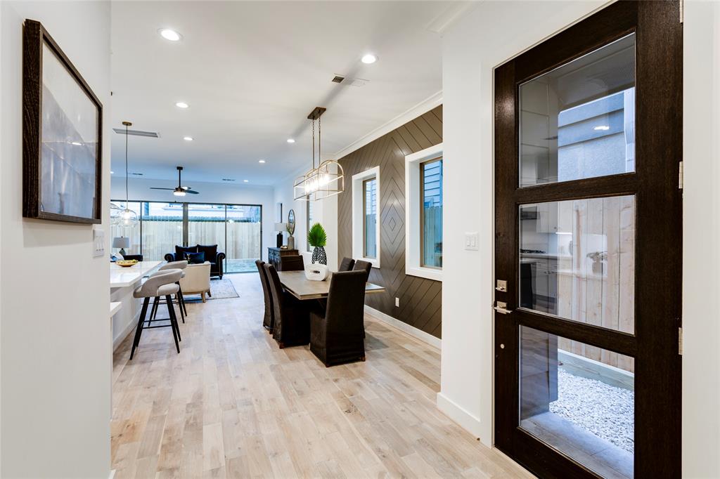 1330 3 BELL Street, Houston, Texas 77019, 4 Bedrooms Bedrooms, 14 Rooms Rooms,3 BathroomsBathrooms,Single-family,For Sale,BELL,80437370