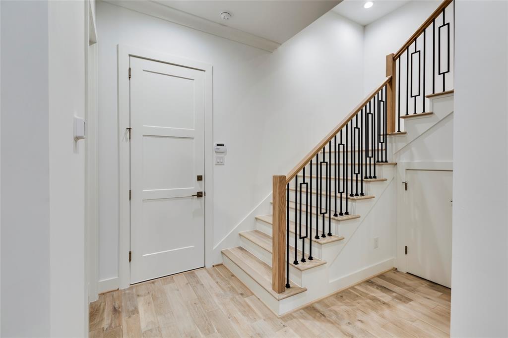 1330 3 BELL Street, Houston, Texas 77019, 4 Bedrooms Bedrooms, 14 Rooms Rooms,3 BathroomsBathrooms,Single-family,For Sale,BELL,80437370