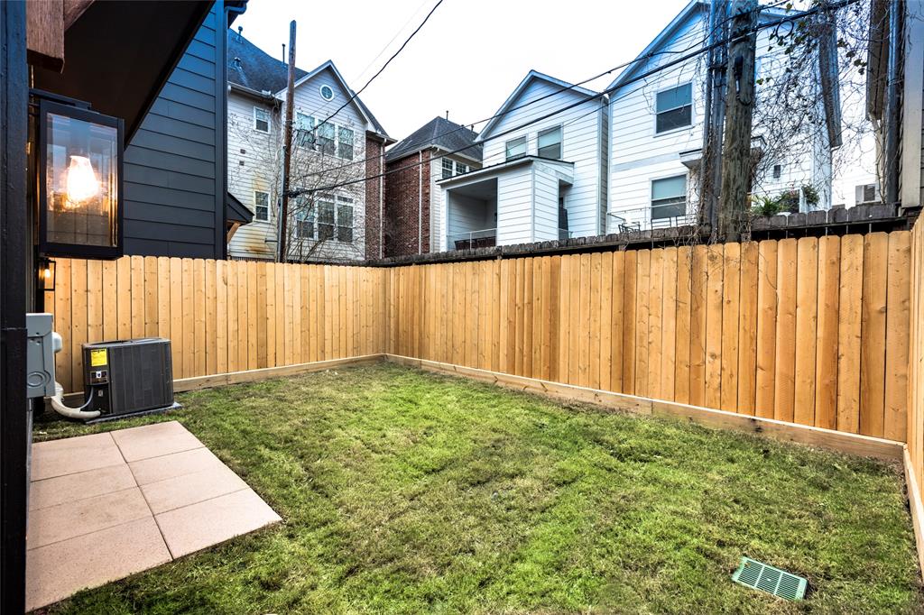 1330 3 BELL Street, Houston, Texas 77019, 4 Bedrooms Bedrooms, 14 Rooms Rooms,3 BathroomsBathrooms,Single-family,For Sale,BELL,80437370