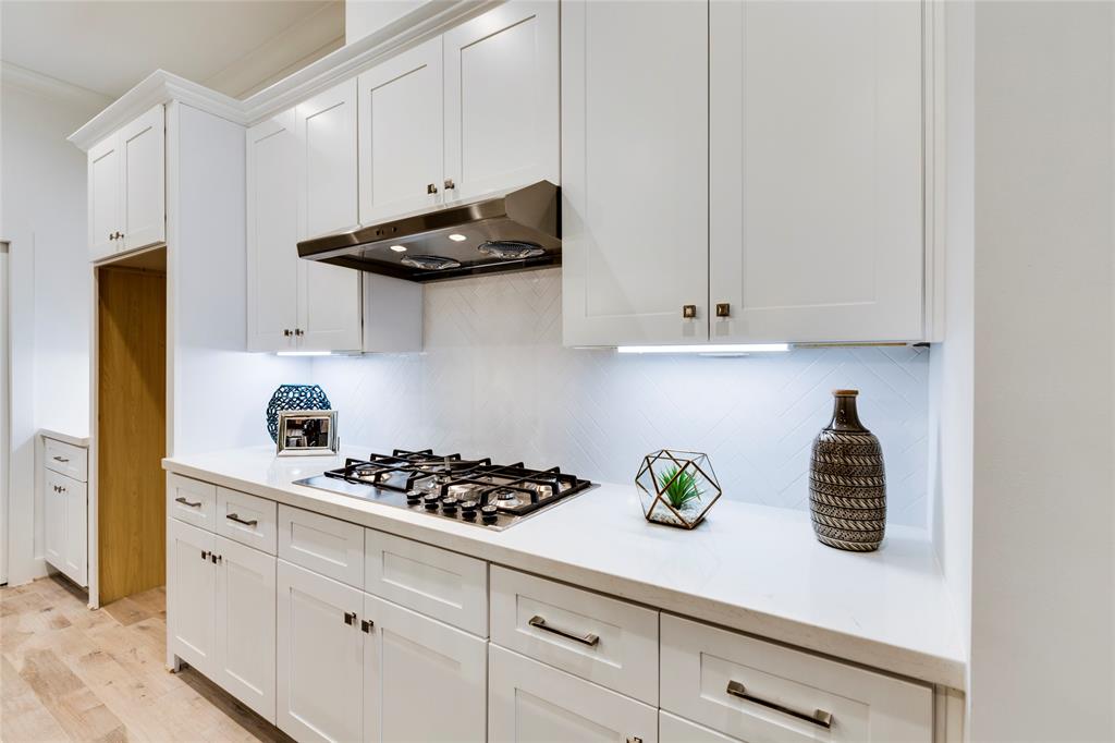 1330 3 BELL Street, Houston, Texas 77019, 4 Bedrooms Bedrooms, 14 Rooms Rooms,3 BathroomsBathrooms,Single-family,For Sale,BELL,80437370