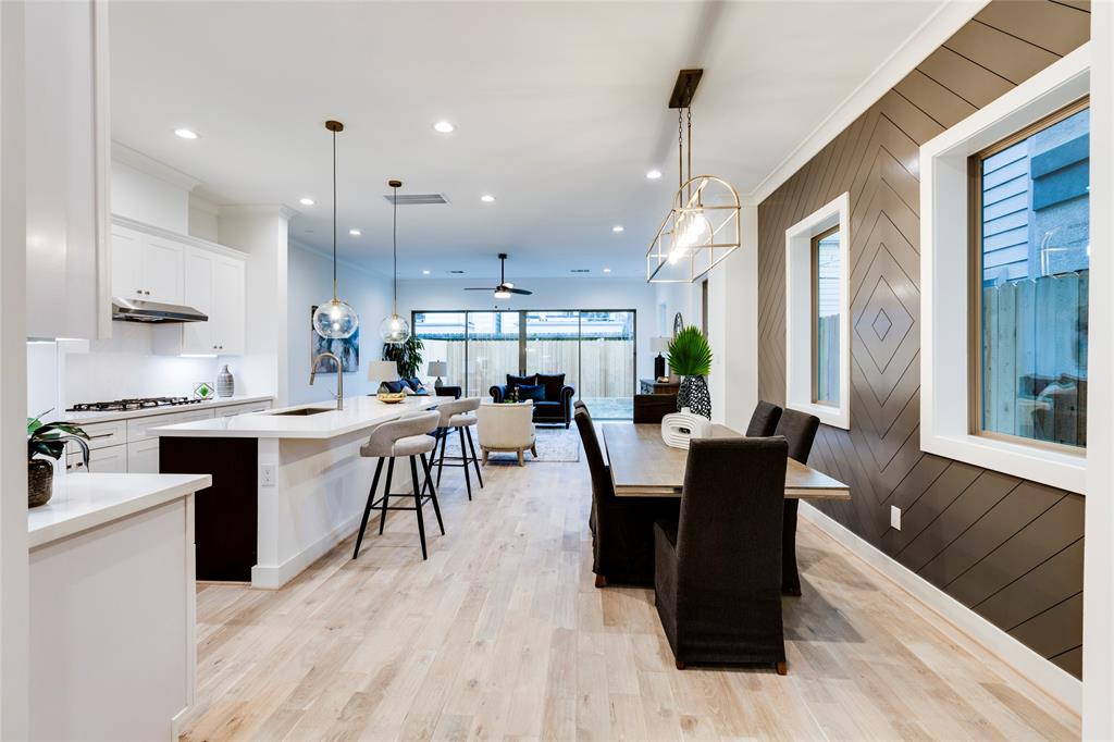 1330 3 BELL Street, Houston, Texas 77019, 4 Bedrooms Bedrooms, 14 Rooms Rooms,3 BathroomsBathrooms,Single-family,For Sale,BELL,80437370