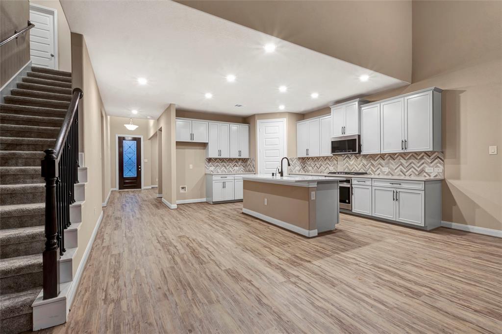 21307 2 Waldenburg Place, Tomball, Texas 77375, 4 Bedrooms Bedrooms, 7 Rooms Rooms,3 BathroomsBathrooms,Single-family,For Sale,Waldenburg,72727647