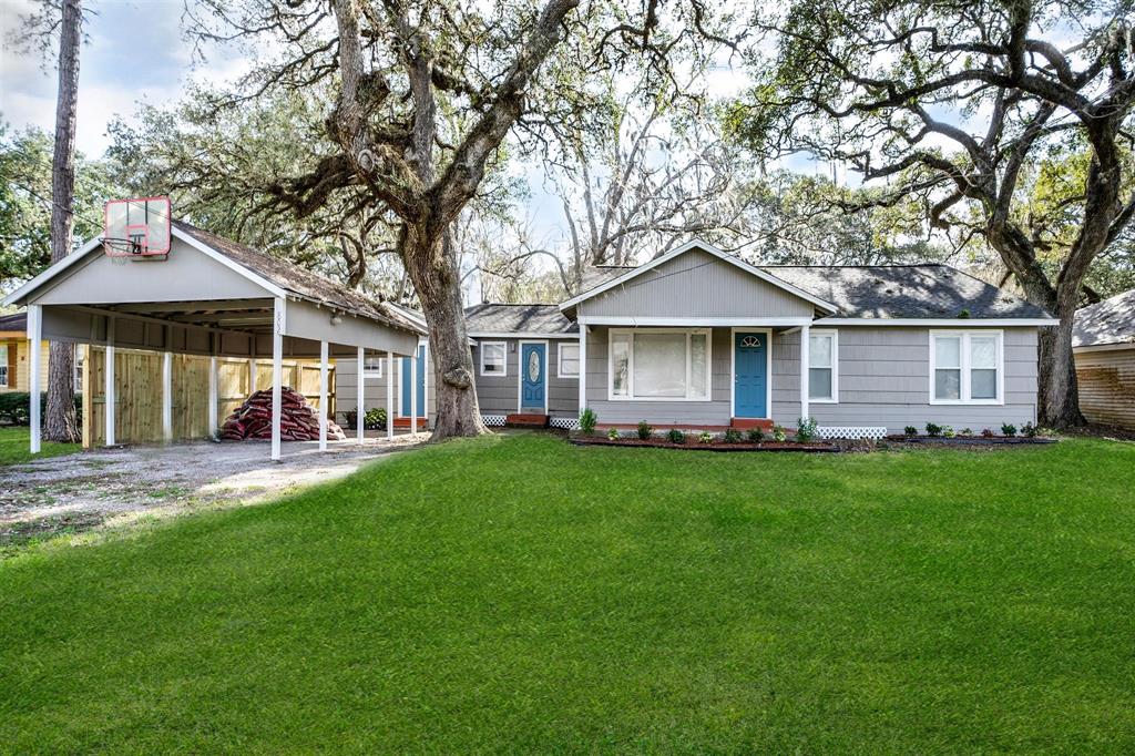 802 Avenue A, Sweeny, TX 77480