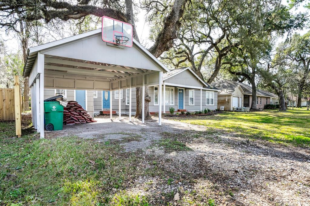 Sweeny, TX 77480,802 Avenue A