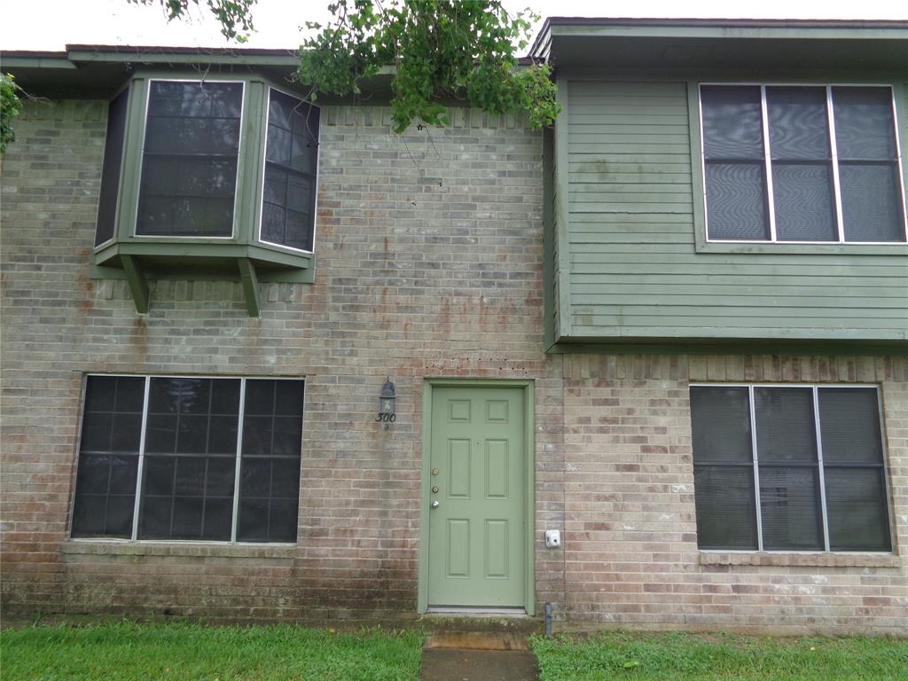 Houses for rent in Angleton