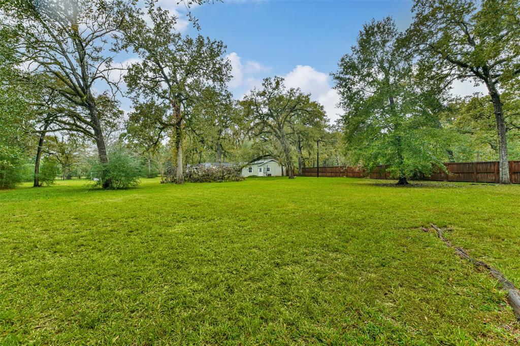 20135 1 Lakeshore Drive, Magnolia, Texas 77355, 3 Bedrooms Bedrooms, 5 Rooms Rooms,2 BathroomsBathrooms,Single-family,For Sale,Lakeshore,12784495