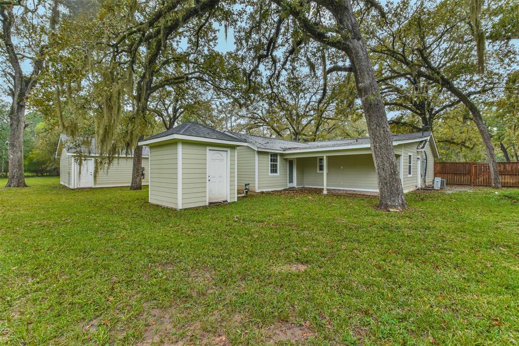 20135 1 Lakeshore Drive, Magnolia, Texas 77355, 3 Bedrooms Bedrooms, 5 Rooms Rooms,2 BathroomsBathrooms,Single-family,For Sale,Lakeshore,12784495