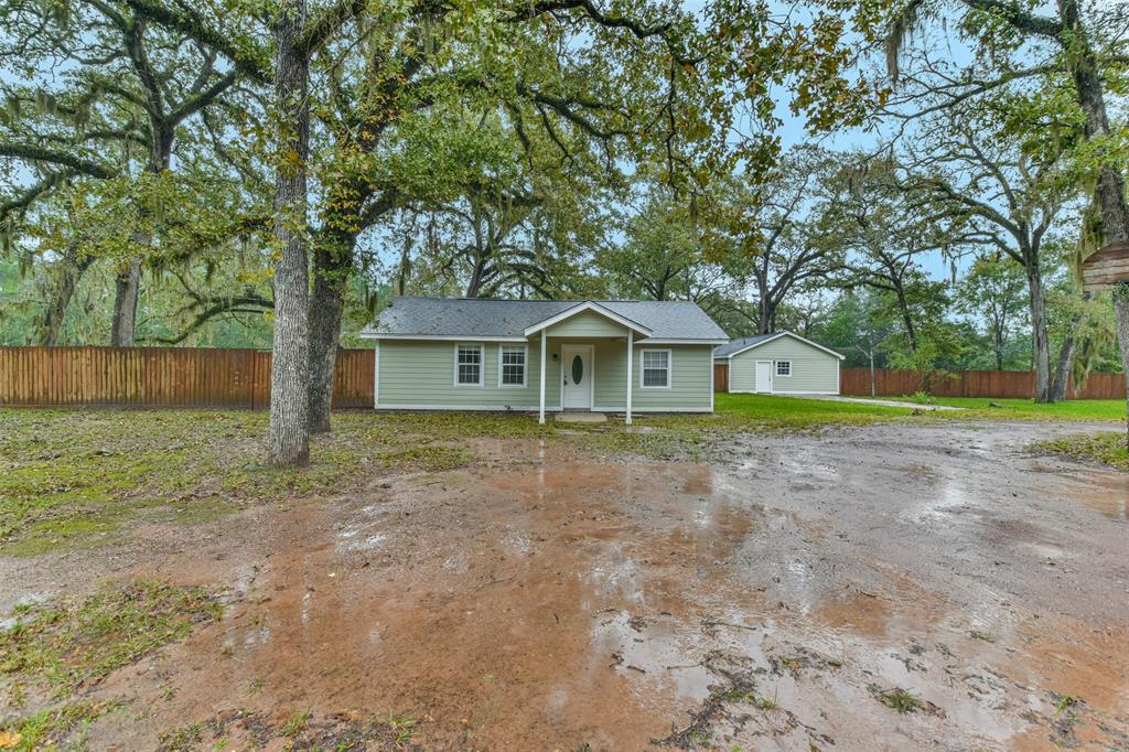 20135 1 Lakeshore Drive, Magnolia, Texas 77355, 3 Bedrooms Bedrooms, 5 Rooms Rooms,2 BathroomsBathrooms,Single-family,For Sale,Lakeshore,12784495