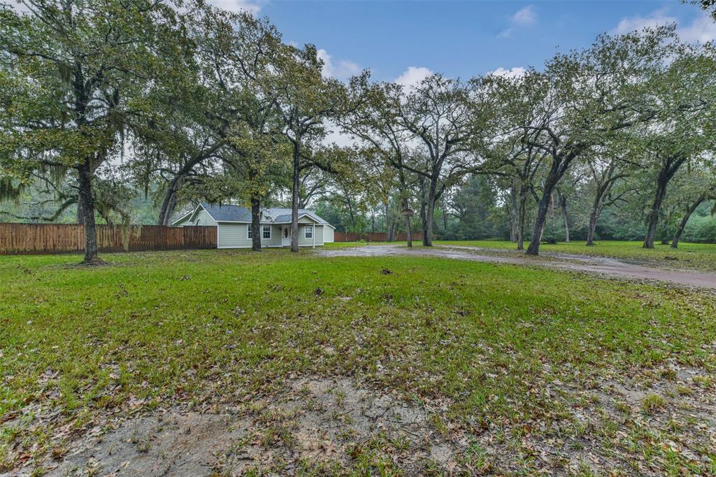 20135 1 Lakeshore Drive, Magnolia, Texas 77355, 3 Bedrooms Bedrooms, 5 Rooms Rooms,2 BathroomsBathrooms,Single-family,For Sale,Lakeshore,12784495