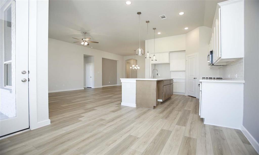 12127 1 McKavett Fort Drive, Humble, Texas 77346, 4 Bedrooms Bedrooms, 5 Rooms Rooms,3 BathroomsBathrooms,Single-family,For Sale,McKavett Fort Drive,84062512