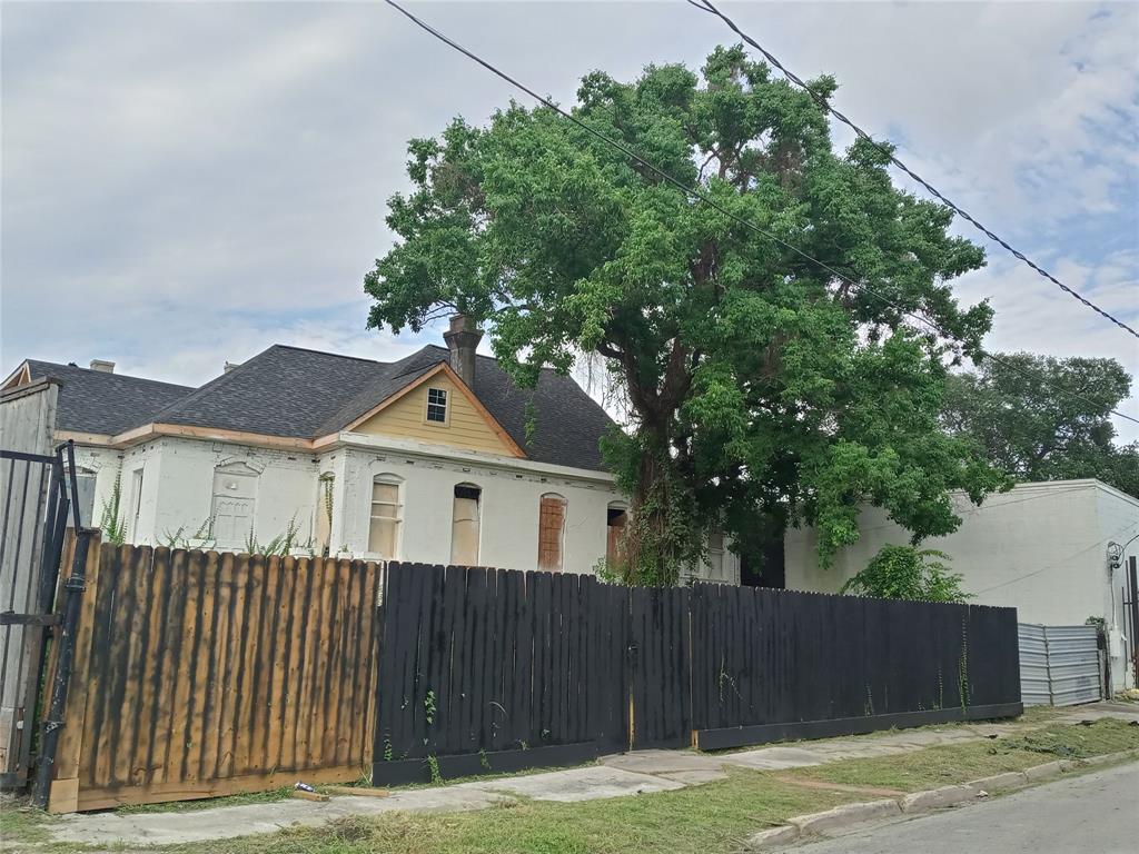 3805 2 Wilmer Street, Houston, Texas 77003, 8 Bedrooms Bedrooms, 12 Rooms Rooms,3 BathroomsBathrooms,Single-family,For Sale,Wilmer,22556803