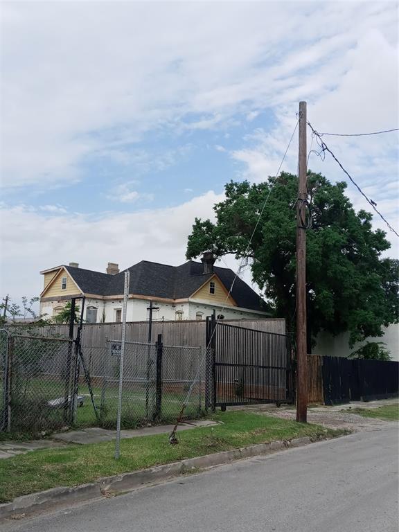 3805 2 Wilmer Street, Houston, Texas 77003, 8 Bedrooms Bedrooms, 12 Rooms Rooms,3 BathroomsBathrooms,Single-family,For Sale,Wilmer,22556803