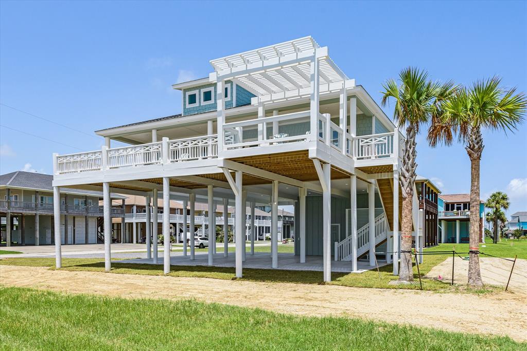 Crystal Beach, TX 77650,940 Raymond