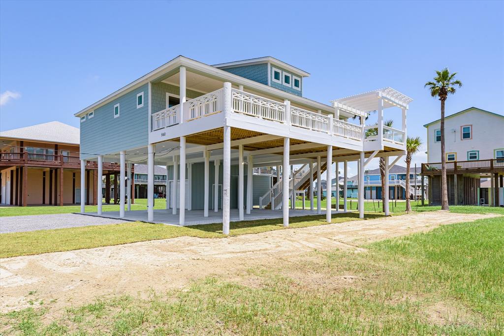 Crystal Beach, TX 77650,940 Raymond