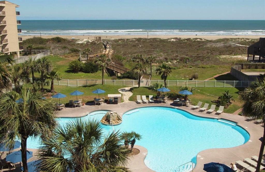 800 Sandcastle Drive 113