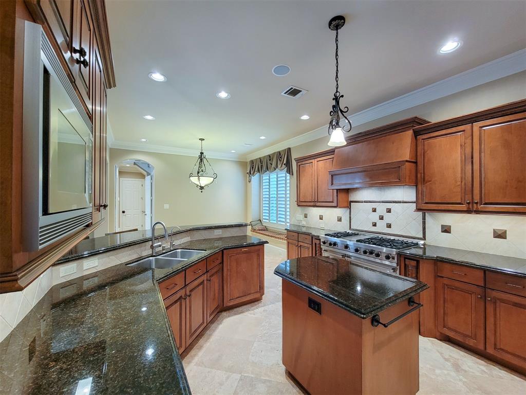 5002 2 Chestnut Street, Bellaire, Texas 77401, 5 Bedrooms Bedrooms, 14 Rooms Rooms,5 BathroomsBathrooms,Single-family,For Sale,Chestnut,74965465