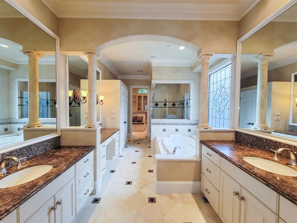 5002 2 Chestnut Street, Bellaire, Texas 77401, 5 Bedrooms Bedrooms, 14 Rooms Rooms,5 BathroomsBathrooms,Single-family,For Sale,Chestnut,74965465