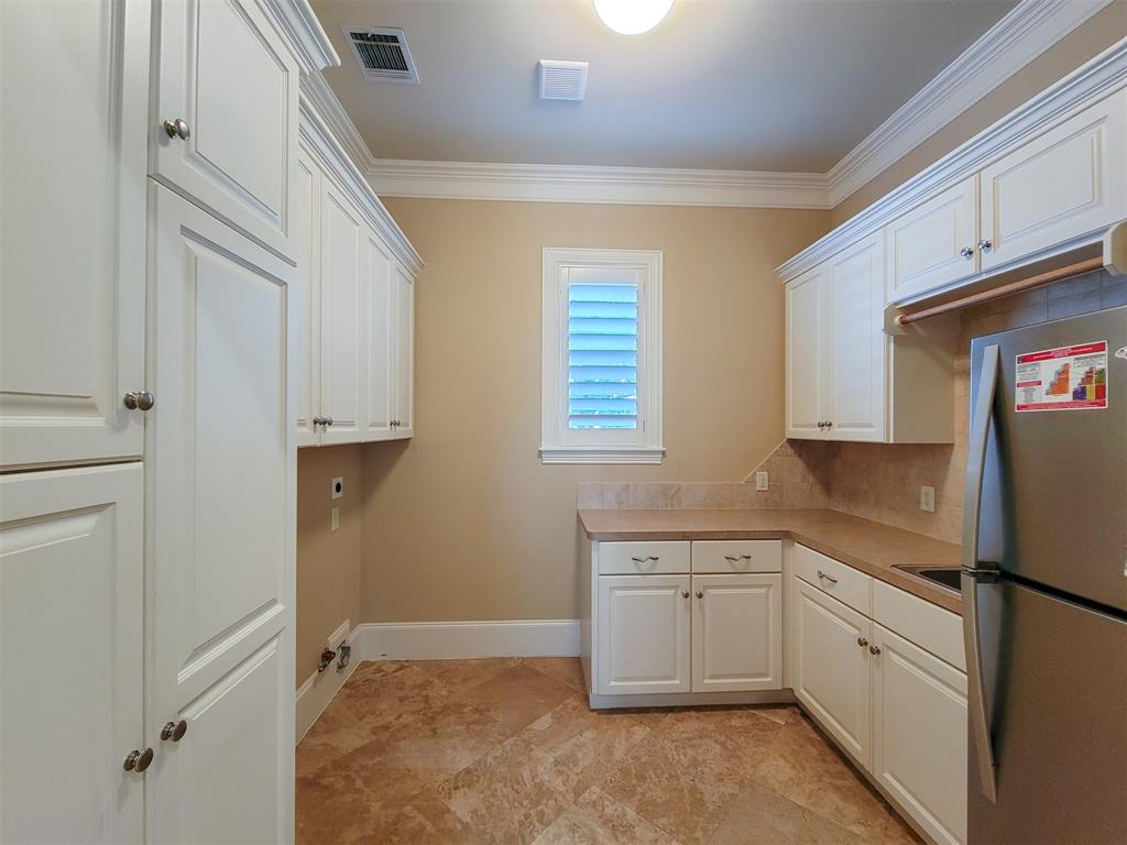 5002 2 Chestnut Street, Bellaire, Texas 77401, 5 Bedrooms Bedrooms, 14 Rooms Rooms,5 BathroomsBathrooms,Single-family,For Sale,Chestnut,74965465