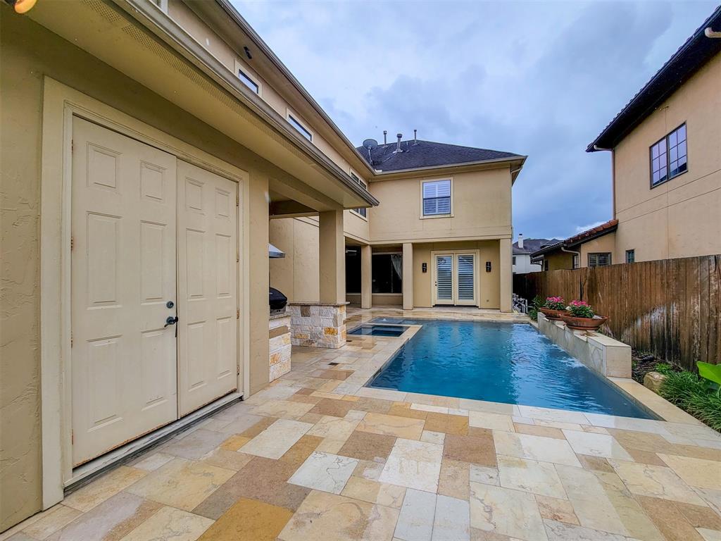 5002 2 Chestnut Street, Bellaire, Texas 77401, 5 Bedrooms Bedrooms, 14 Rooms Rooms,5 BathroomsBathrooms,Single-family,For Sale,Chestnut,74965465