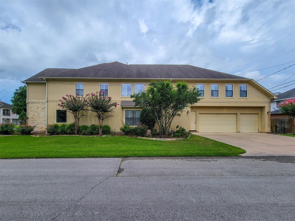 5002 2 Chestnut Street, Bellaire, Texas 77401, 5 Bedrooms Bedrooms, 14 Rooms Rooms,5 BathroomsBathrooms,Single-family,For Sale,Chestnut,74965465