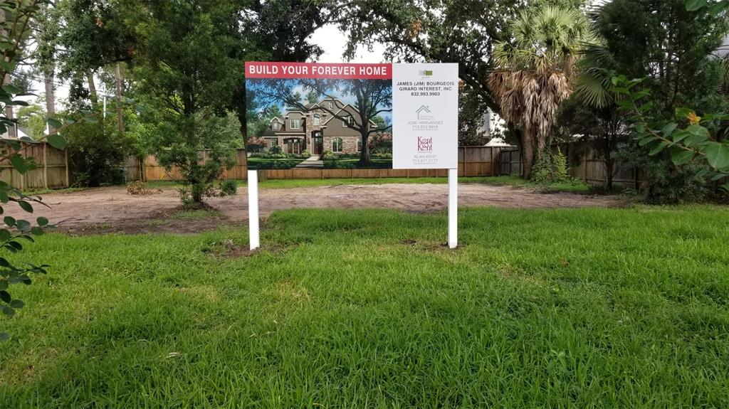 The lot is not owned by a builder.  This is an excellent opportunity along Bunker Hill Rd to design and build your dream home.  A PREMIUM NEW HOME LOCATION, and PREMIUM SCHOOLS!!! The previous structure has been removed. The lot has a large mature old oak tree in the front yard to design your home around.  Easy access to I-10, 610, City Centre, Beltway 8, downtown, the Galleria, shopping, and world-class dining. Priced at lot value.  Per HCAD and survey attached - Dimensions; FRONT 84', REAR 84', LEFT 135', RIGHT 135', and the flood code description is determined to be OUTSIDE the 100-yr/500-yr floodplains.   

A copy of the original survey is available in the attachments.