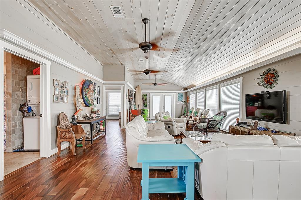 1056 1 Van Sant, Gilchrist, Texas 77617, 3 Bedrooms Bedrooms, 3 Rooms Rooms,2 BathroomsBathrooms,Single-family,For Sale,Van Sant,72739179