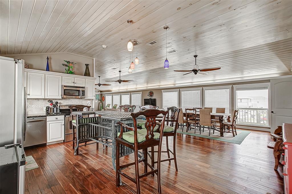 1056 1 Van Sant, Gilchrist, Texas 77617, 3 Bedrooms Bedrooms, 3 Rooms Rooms,2 BathroomsBathrooms,Single-family,For Sale,Van Sant,72739179