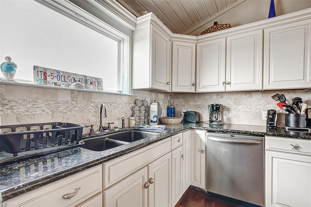 1056 1 Van Sant, Gilchrist, Texas 77617, 3 Bedrooms Bedrooms, 3 Rooms Rooms,2 BathroomsBathrooms,Single-family,For Sale,Van Sant,72739179