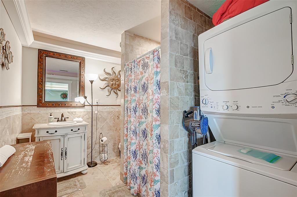 1056 1 Van Sant, Gilchrist, Texas 77617, 3 Bedrooms Bedrooms, 3 Rooms Rooms,2 BathroomsBathrooms,Single-family,For Sale,Van Sant,72739179
