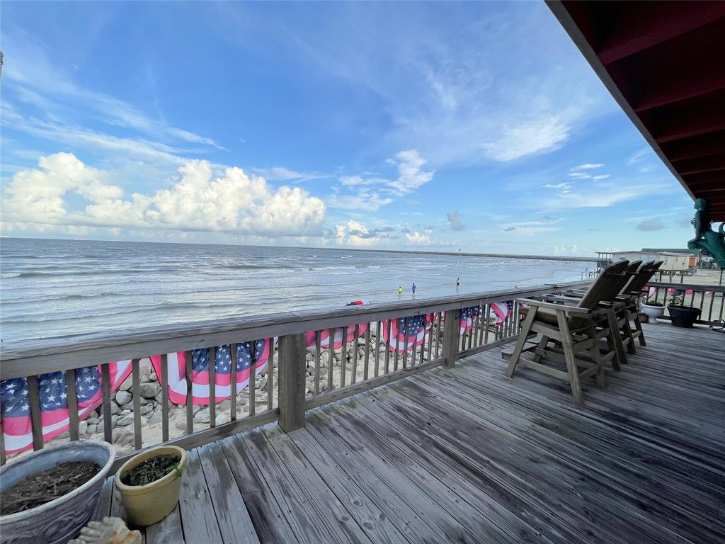 1102 Ebb Tide Drive, Surfside Beach, TX 77541