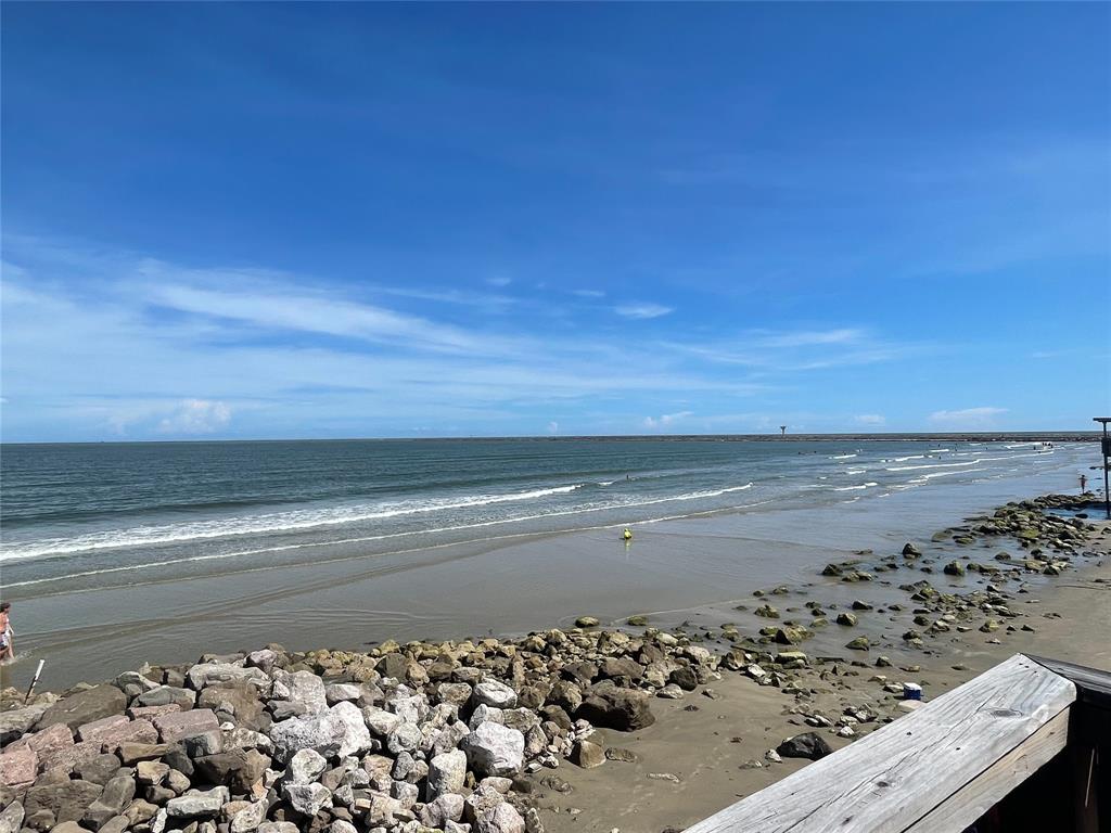 1102 Ebb Tide Drive, Surfside Beach, TX 77541