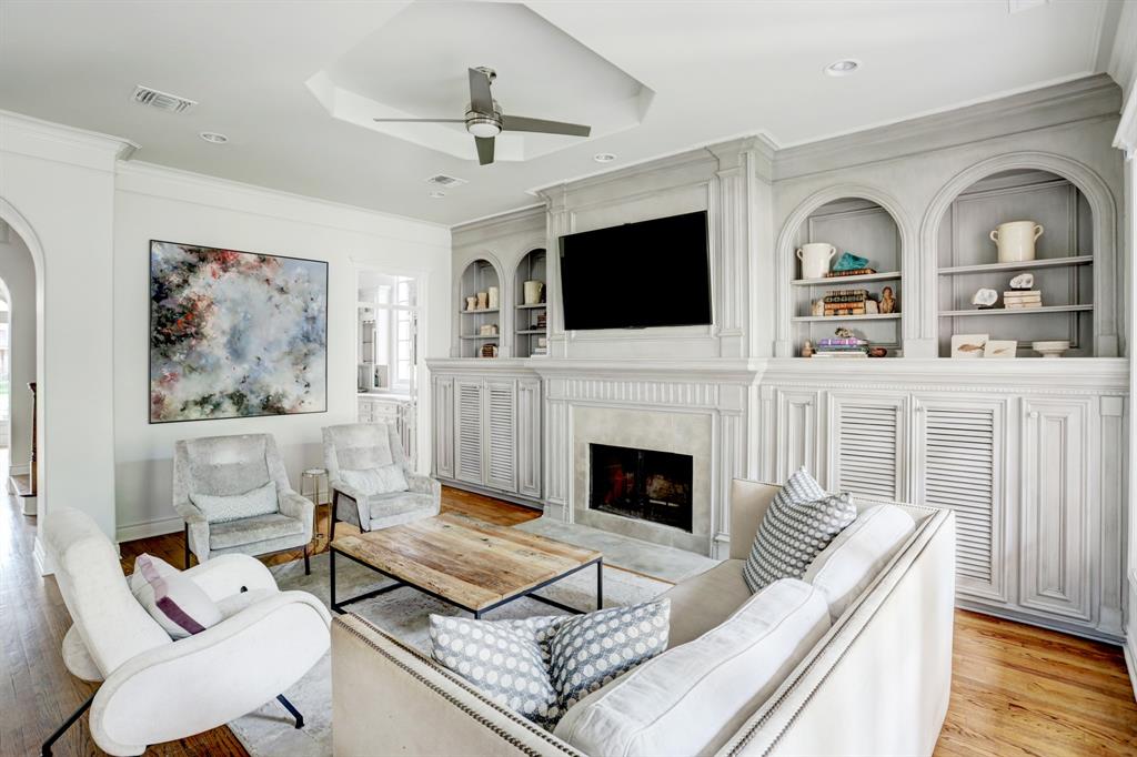 6127 2 Charlotte Street, West University Place, Texas 77005, 4 Bedrooms Bedrooms, 11 Rooms Rooms,3 BathroomsBathrooms,Single-family,For Sale,Charlotte,57163681