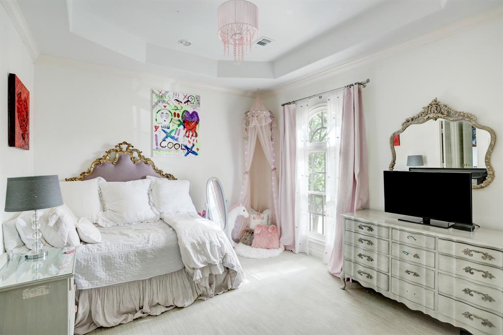6127 2 Charlotte Street, West University Place, Texas 77005, 4 Bedrooms Bedrooms, 11 Rooms Rooms,3 BathroomsBathrooms,Single-family,For Sale,Charlotte,57163681