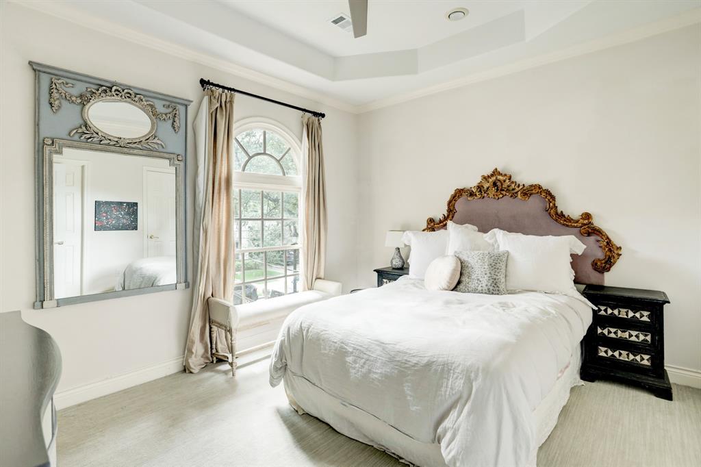 6127 2 Charlotte Street, West University Place, Texas 77005, 4 Bedrooms Bedrooms, 11 Rooms Rooms,3 BathroomsBathrooms,Single-family,For Sale,Charlotte,57163681