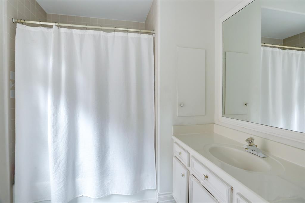 6127 2 Charlotte Street, West University Place, Texas 77005, 4 Bedrooms Bedrooms, 11 Rooms Rooms,3 BathroomsBathrooms,Single-family,For Sale,Charlotte,57163681